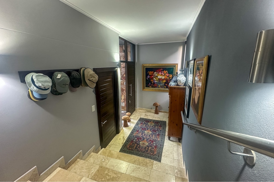 5 Bedroom Property for Sale in Oubaai Western Cape